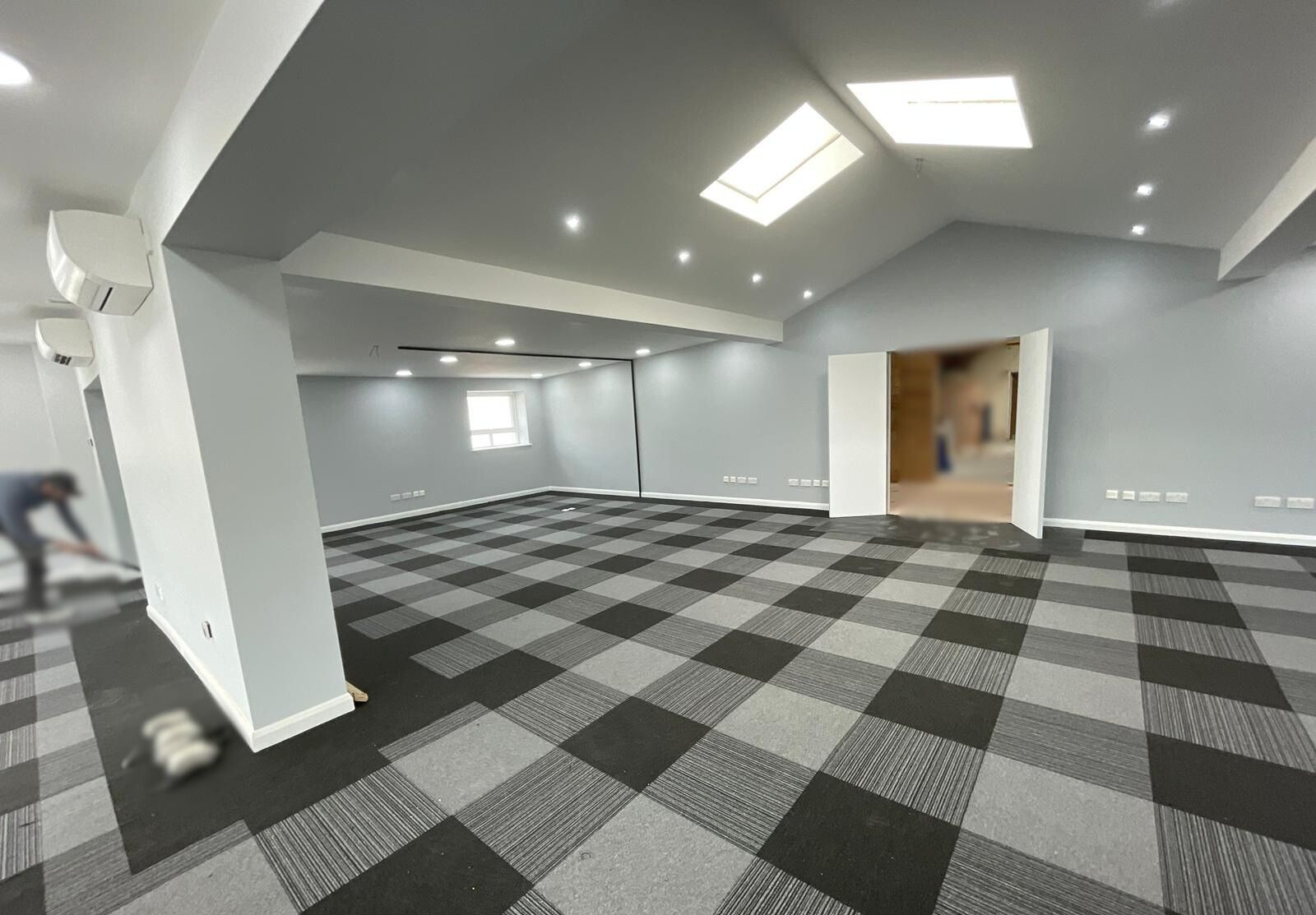 Floors 2 U